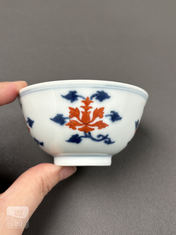 清乾隆 青花矾红宝相花纹杯一对 - 图14